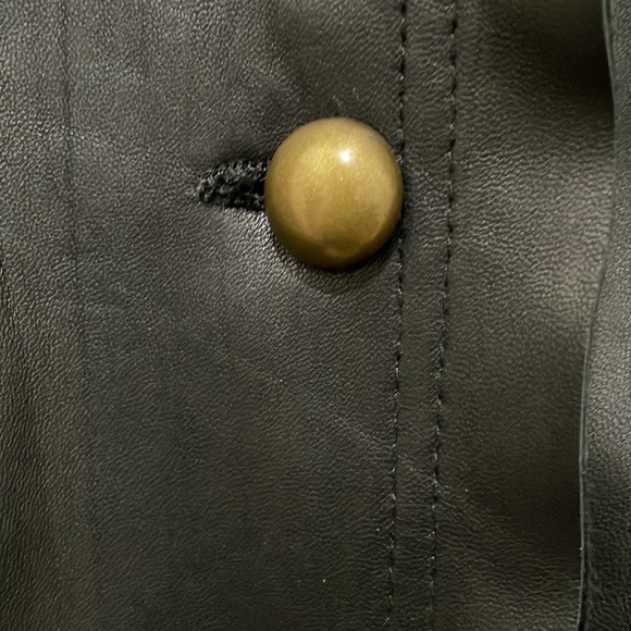 Identify black leather jacket (sz 6) - Picture 4 of 9